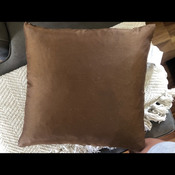 Gold sequin pillow - Picture 5 of 5